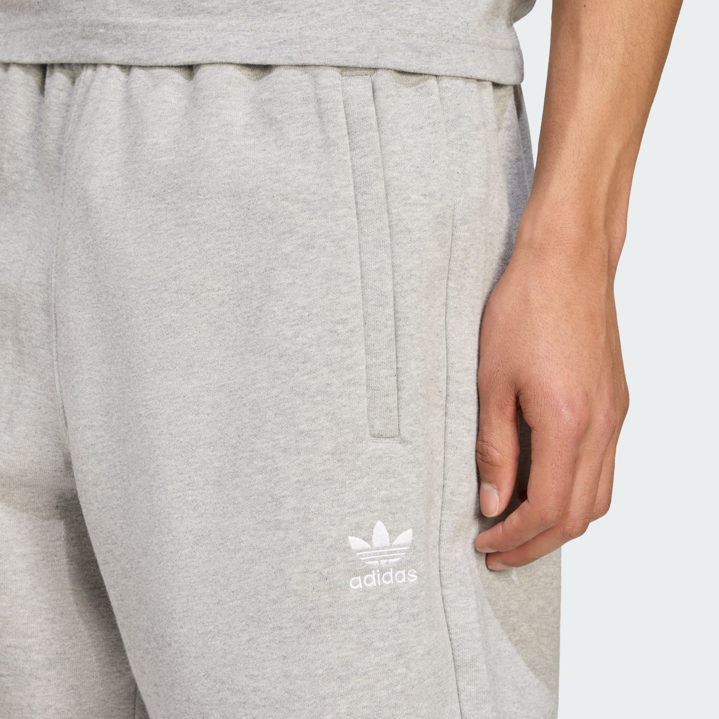 Trefoil Essentials Shorts | Wellstow | adidas | Men |