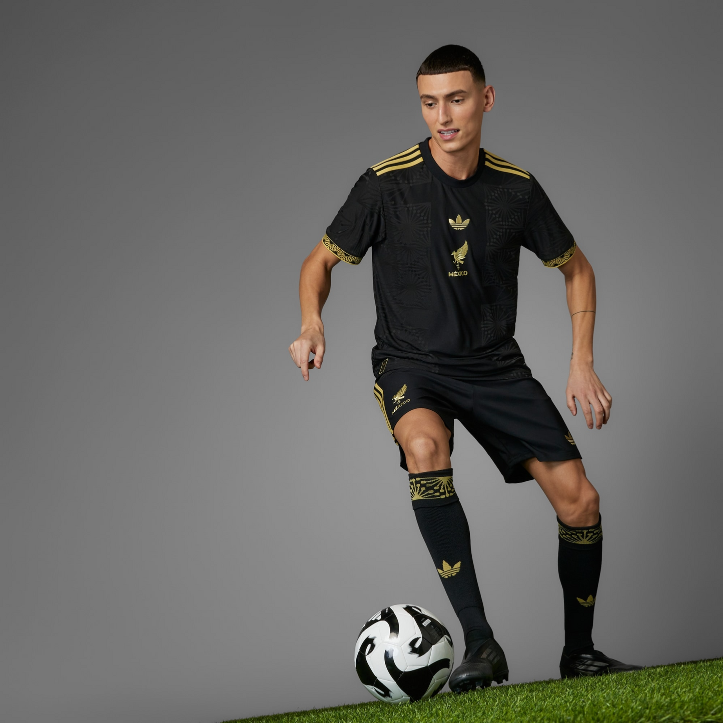 Mexico 25 Gold Shorts | wellstow | Adidas | Men |
