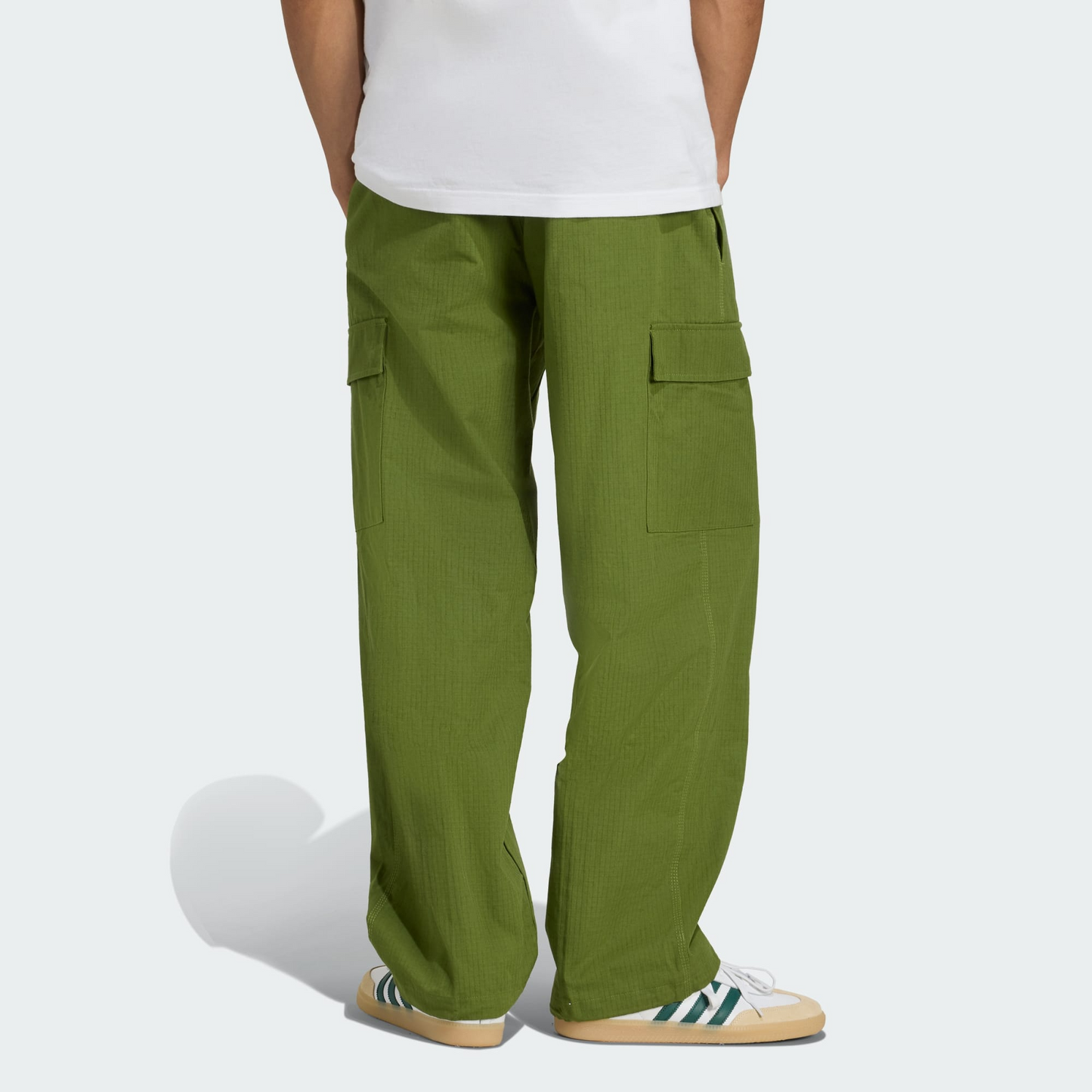 Trefoil Essentials Woven | MEN | WELLSTOW | ADIDAS |