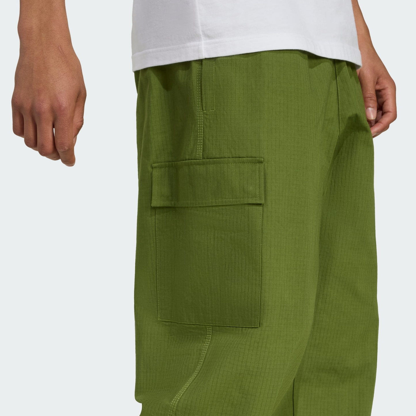 Trefoil Essentials Woven | MEN | WELLSTOW | ADIDAS |